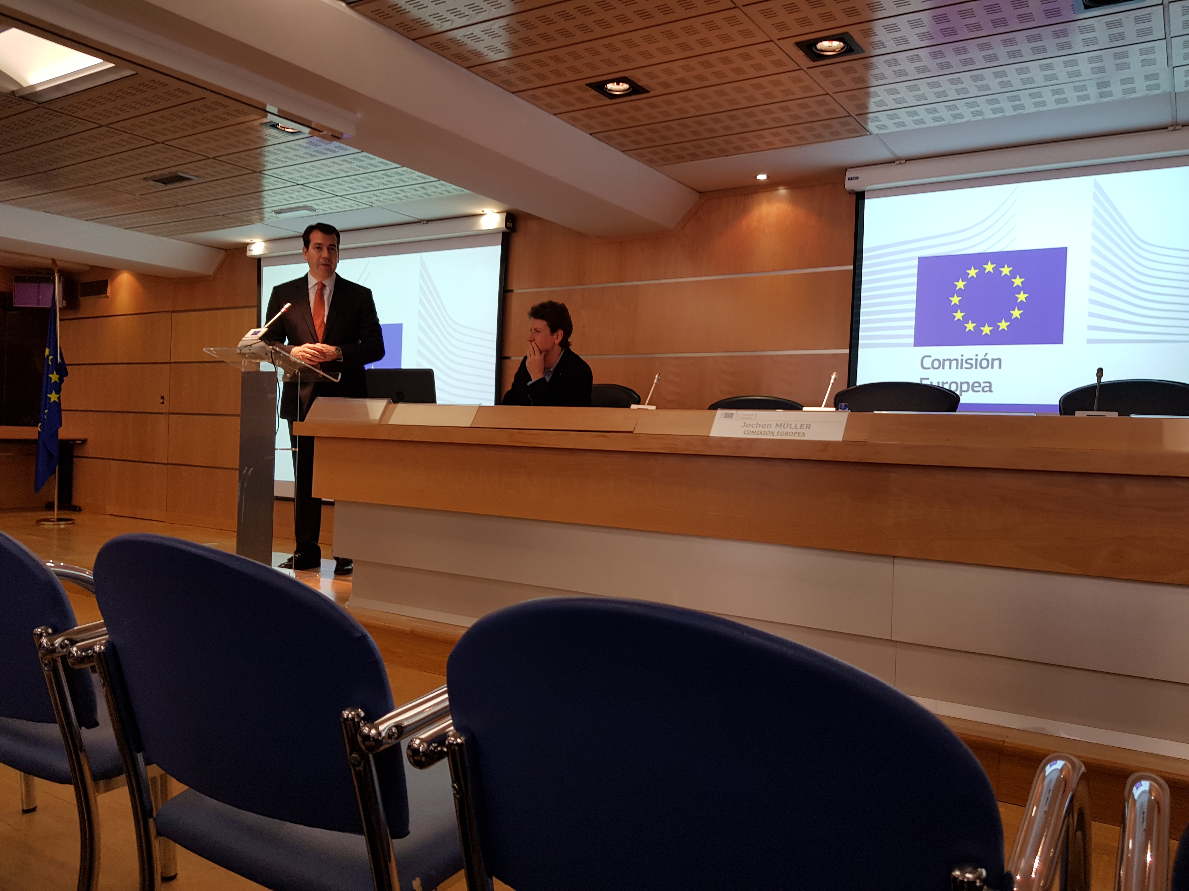 Reunión de trabajo para tratar el escenario presupuestario futuro en la UE - III Curso de Derecho Tributario de la UE